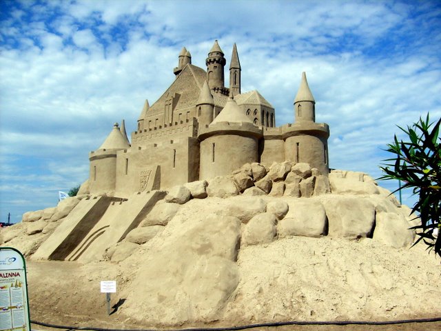 Кейси - Песчаный замок - 75 фото