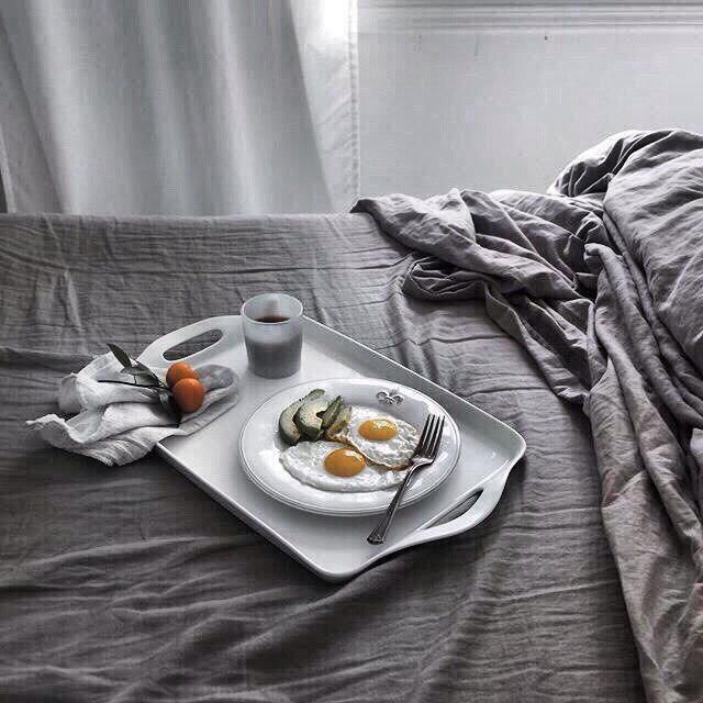 Завтрак в постель для везучего парня