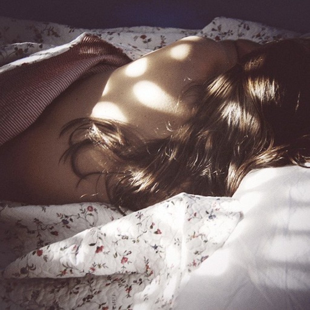 Фото Спящей Девушки В Постели