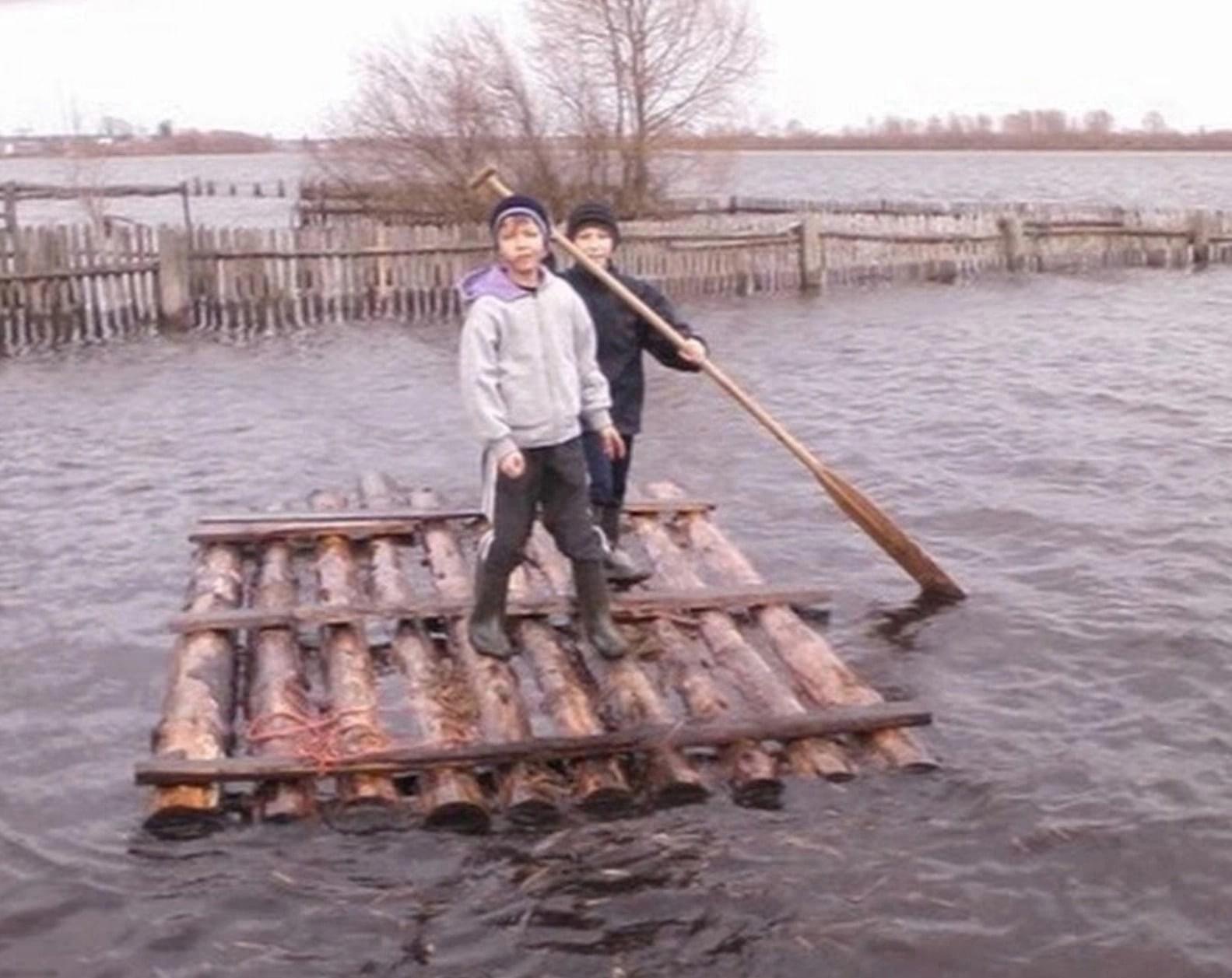 Плот картинка
