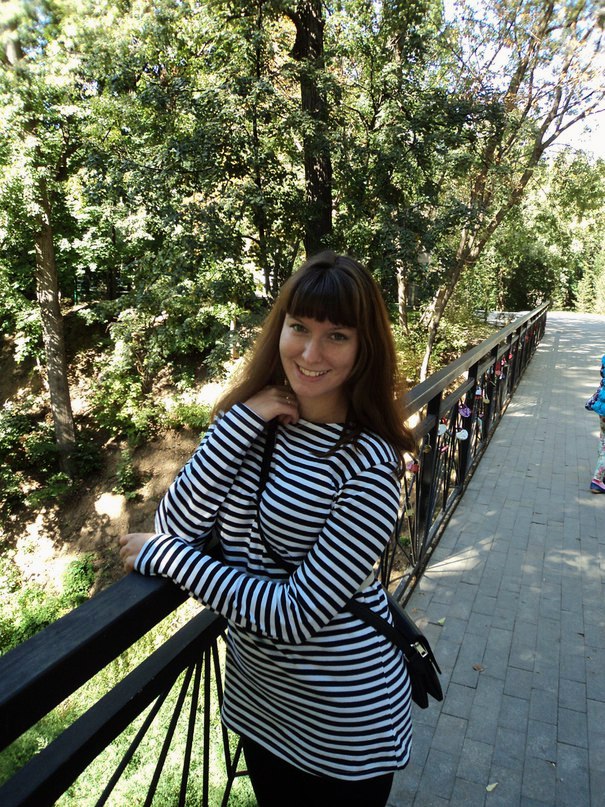 ����� ����