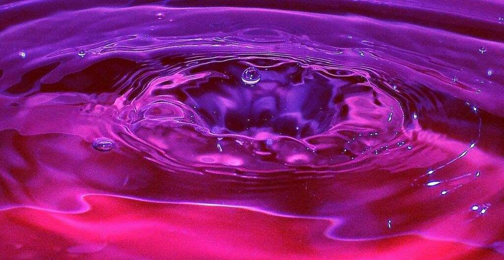 Фиолетовая вода почему. Фиолетовая вода. Фиолетовая вода Эстетика. Розовая магия. Эстетика розового и фиолетового.