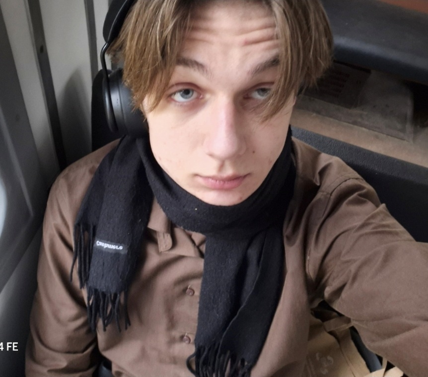 ����� ����