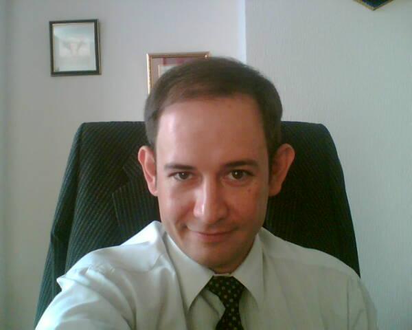 Виктор Адам