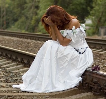 ����� ����