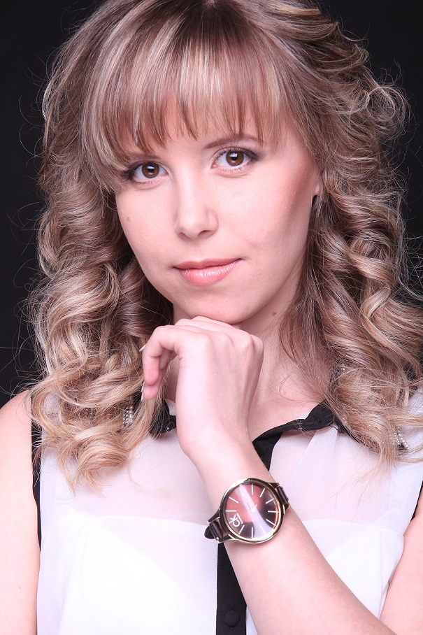 Анна Петхер