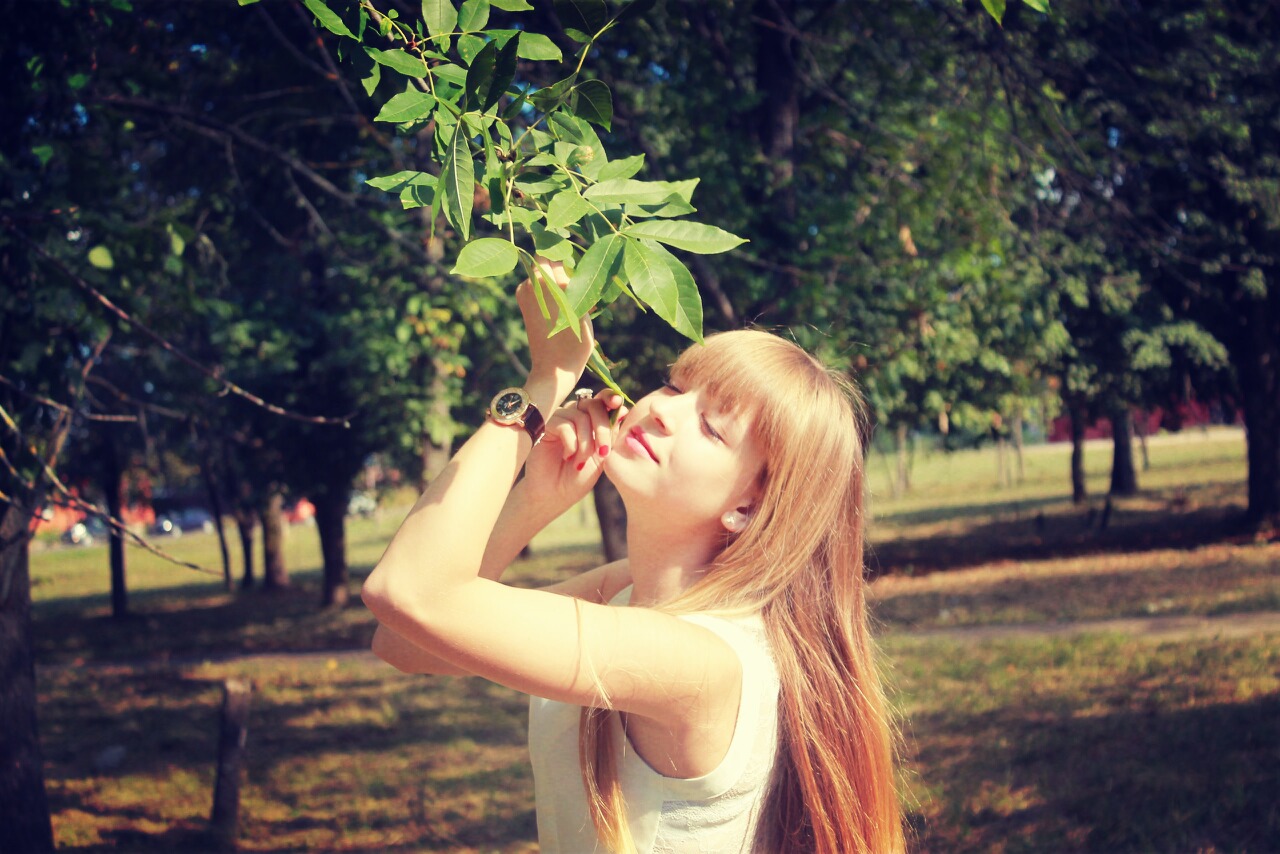 белая дом 2. юлия белая 2019. белая юля дом 2 сейчас. юля белая дом 2. у юли 3 фотографии на двух фотографиях.