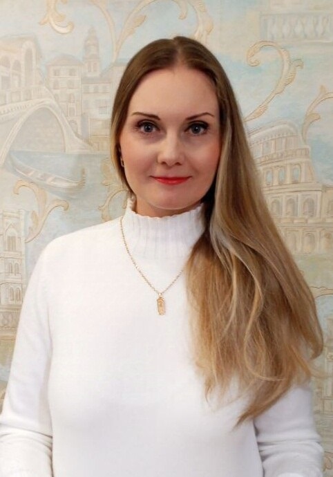 ����� ����