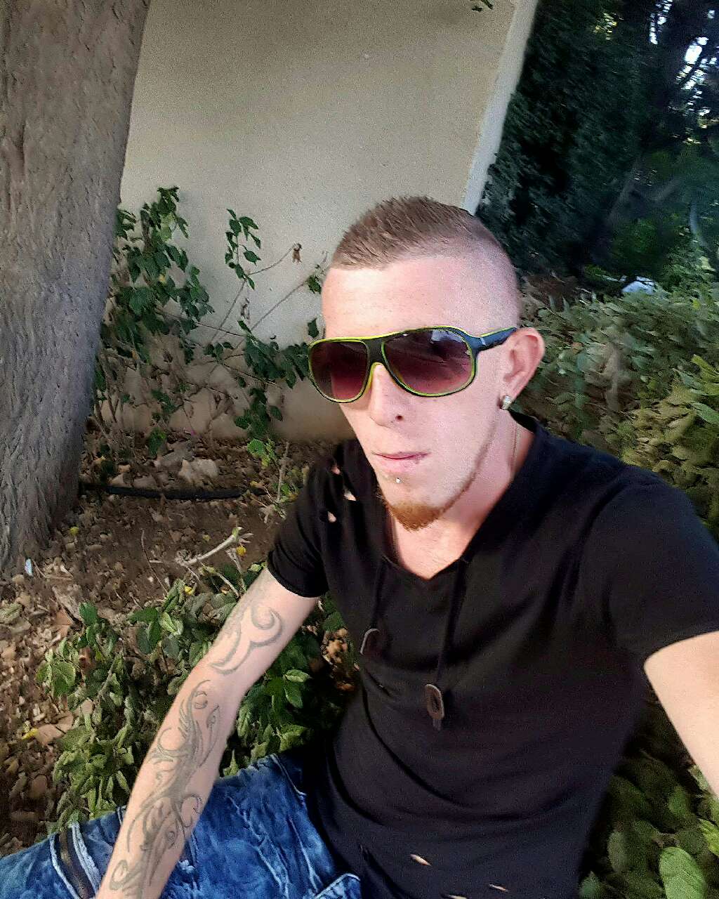 ����� ���