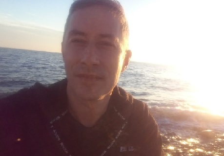 ����� ����