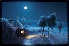 Луна над домиком свисала