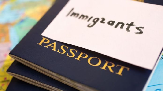 Иммигрантам