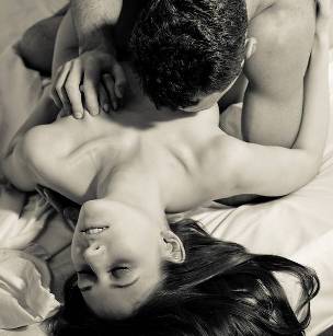 Руками властно...