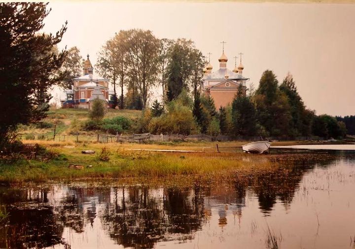 Давно ждала земля покрова