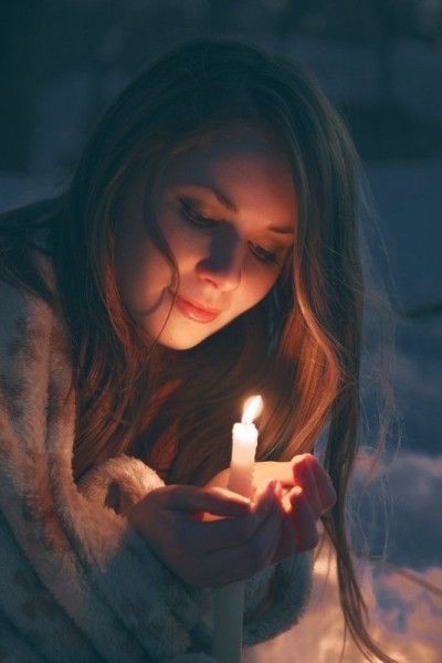 Кругом восторги, лесть, обман...