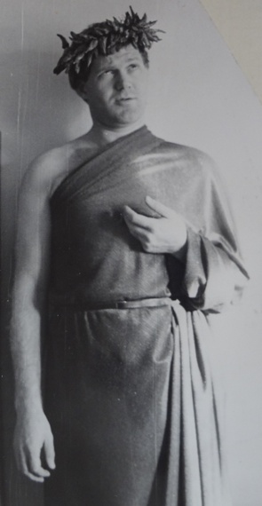 Поэт и слава...