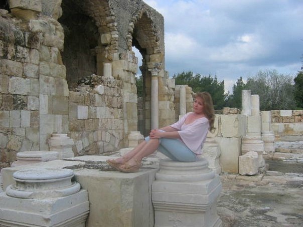 Ты далеко, а я еще далече...