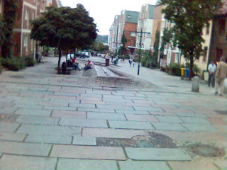 Который час молюсь я у окна