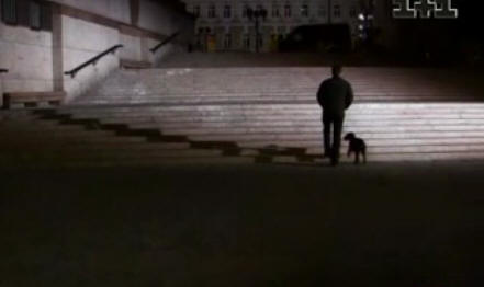 Белый и нежный с неба падает снег