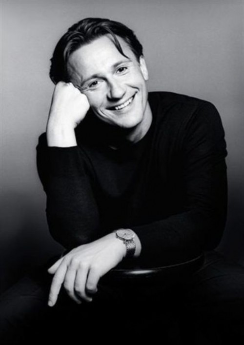 Олегу Меньшикову