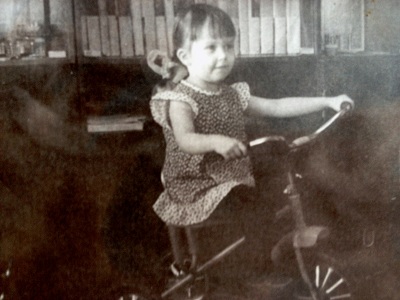 Мое детство - босоногая девчонка