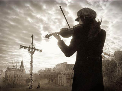 Ты продолжаешь петь о весне