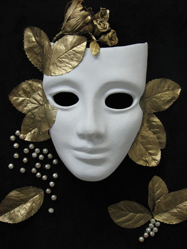 Изготовление театральных масок. Театральные маски. Женская Театральная маска. Необычные маски театральные. Античные маски женская.