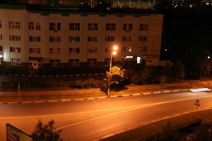 В шумный день средь дорог...