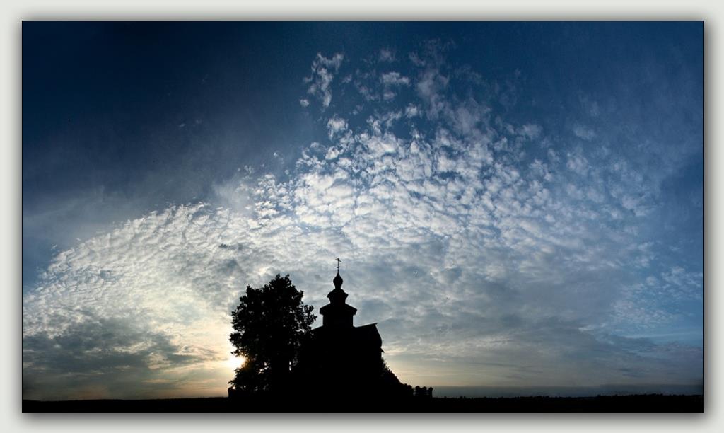 Небо над храмом