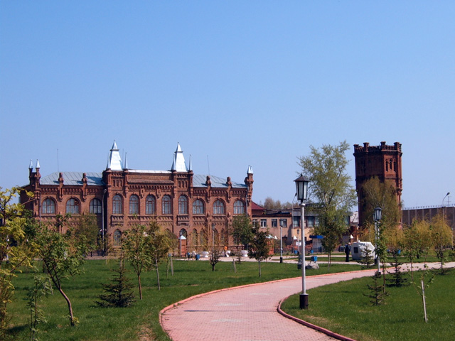 Хрупкий город усталый под вечер