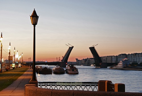 С-Петербургу посвящается...