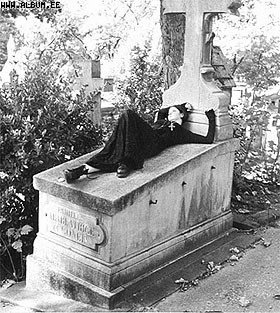 Готические шпили старых зданий...