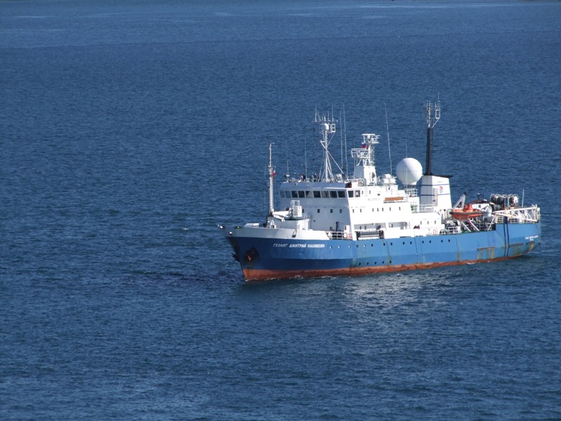 Нас ждут, ребятки и девчатки