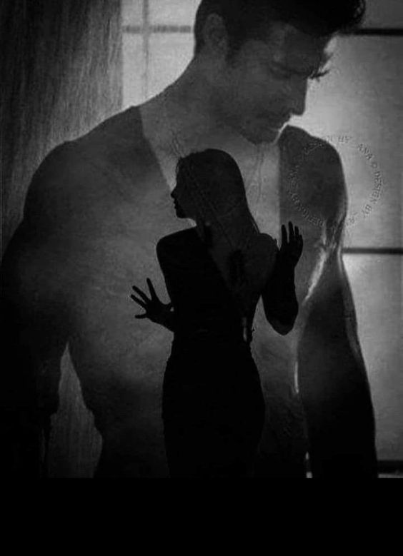 Ты уже не моя, ты чужая жена...