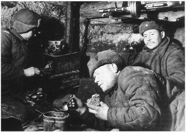 Догорает коптилка