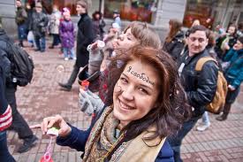 И обгоняет горизонт