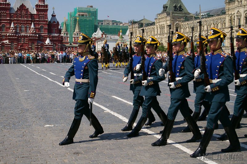 аты-баты шли солдаты с песней на парад. солдаты разных войск. аты баты парады. солдаты на параде. строй солдат.