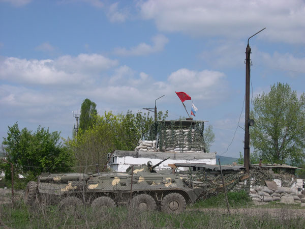 Блокпост на дороге, горы, Кавказ...