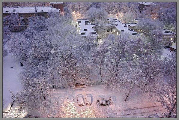А снег всё падал...