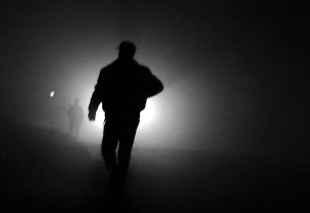 Эй, кто там выходи из тени в свет!