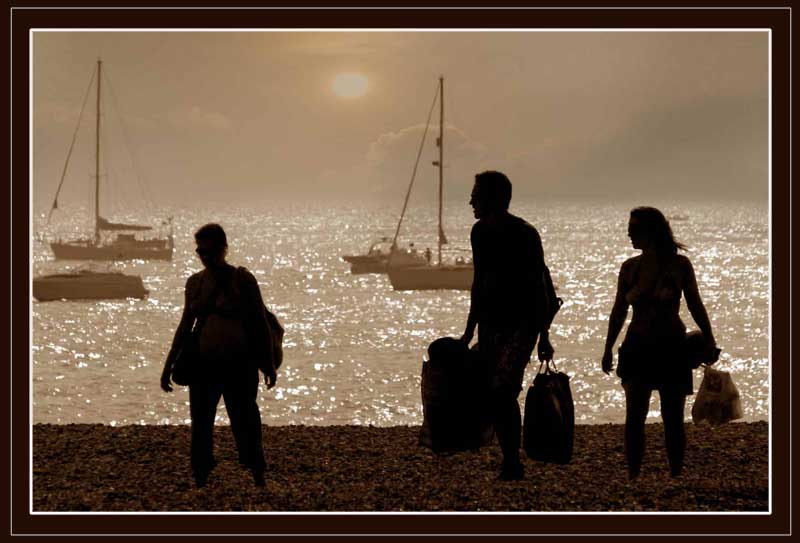 Растерянные лица...