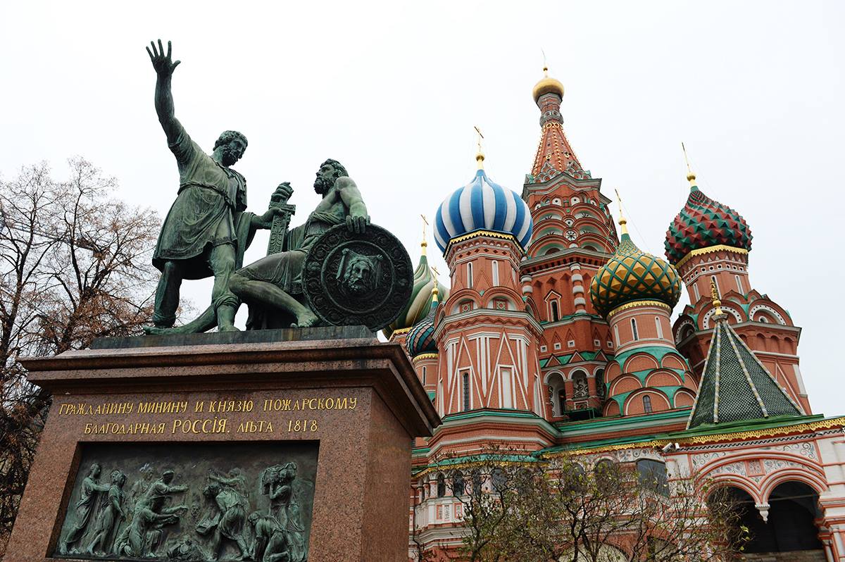 Памятники красной площади в москве