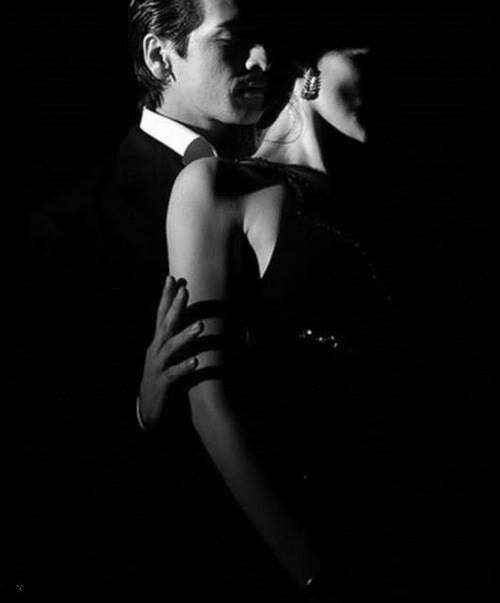 При объятьях любовно непрочных...