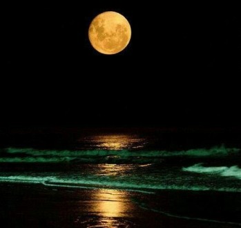 Средь мечты в пороге сна...