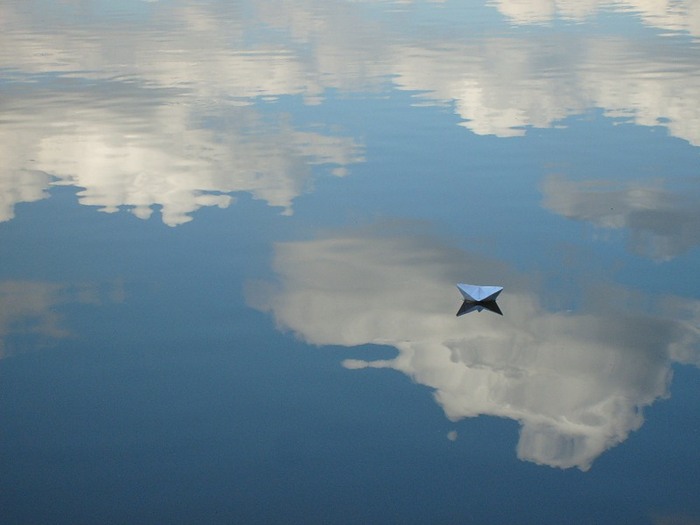 Бумажный кораблик