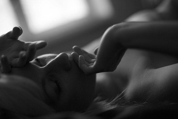 Рассвет нам подарил любви истому...