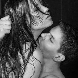 Ночь напоила нас отравой...