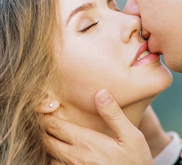 Уходят дни за днями вереницей...