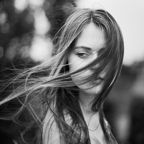 Снова образ твой витает...