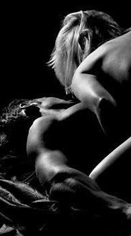 Любви твоей в ночах господство!